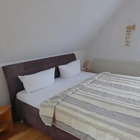 Apartment Strandnahe In Auf Ruegen By Interhome Glowe