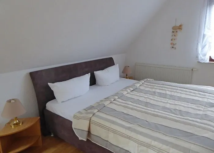Apartment Strandnahe In Auf Ruegen By Interhome Glowe